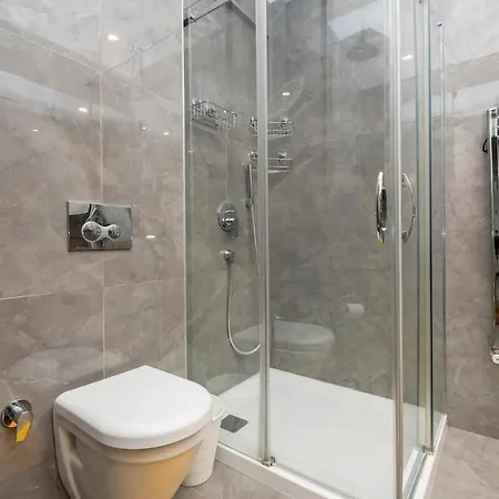 New Building - 3-bedroom شقة *
