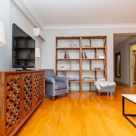New Building - 3-bedroom شقة *